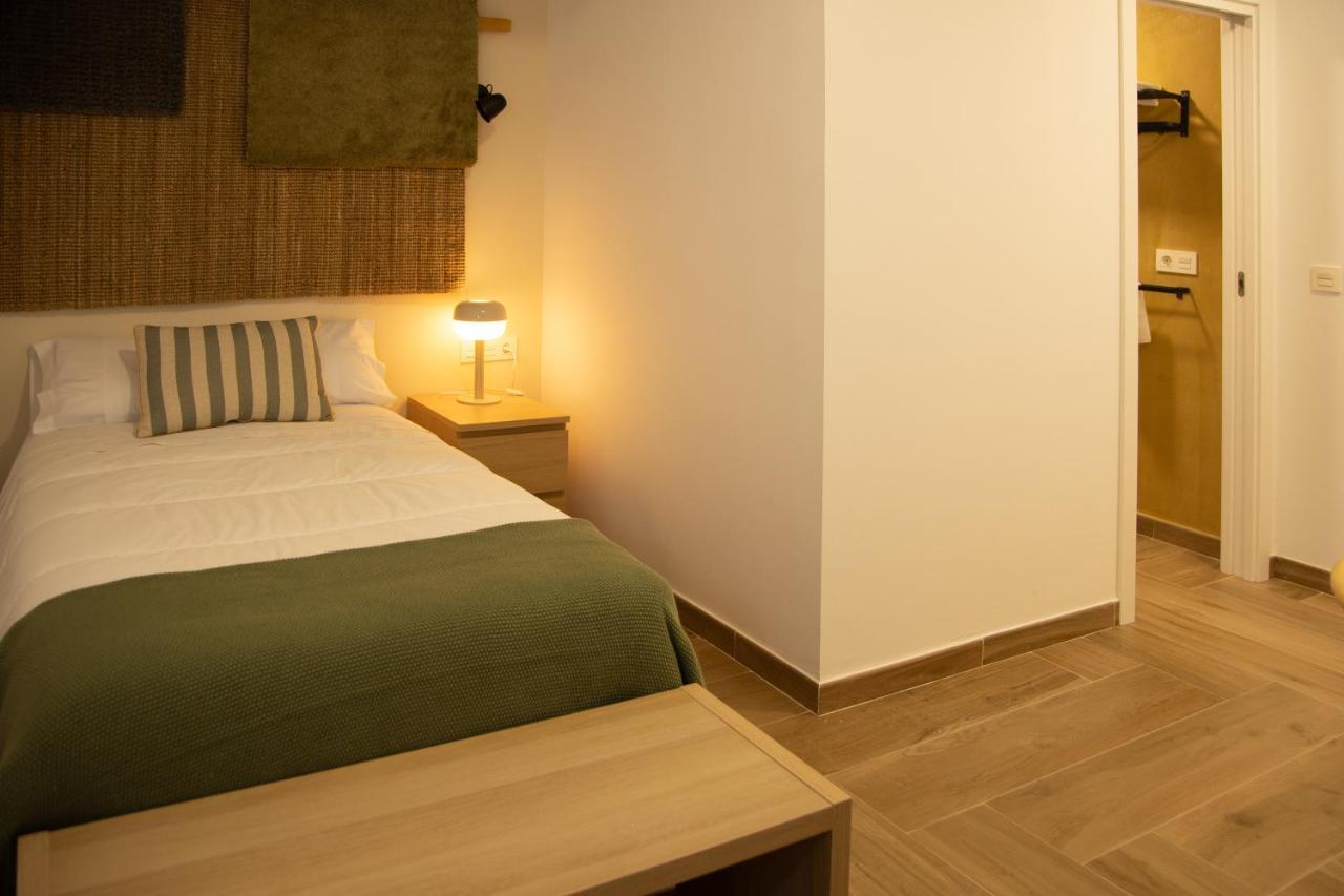 Hotel Los Alamos Boutique Пласенсия Экстерьер фото